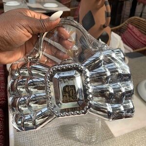 Bow clutch bag